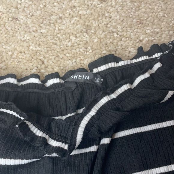 SHEIN Off The Shoulder Top - Picture 2 of 2